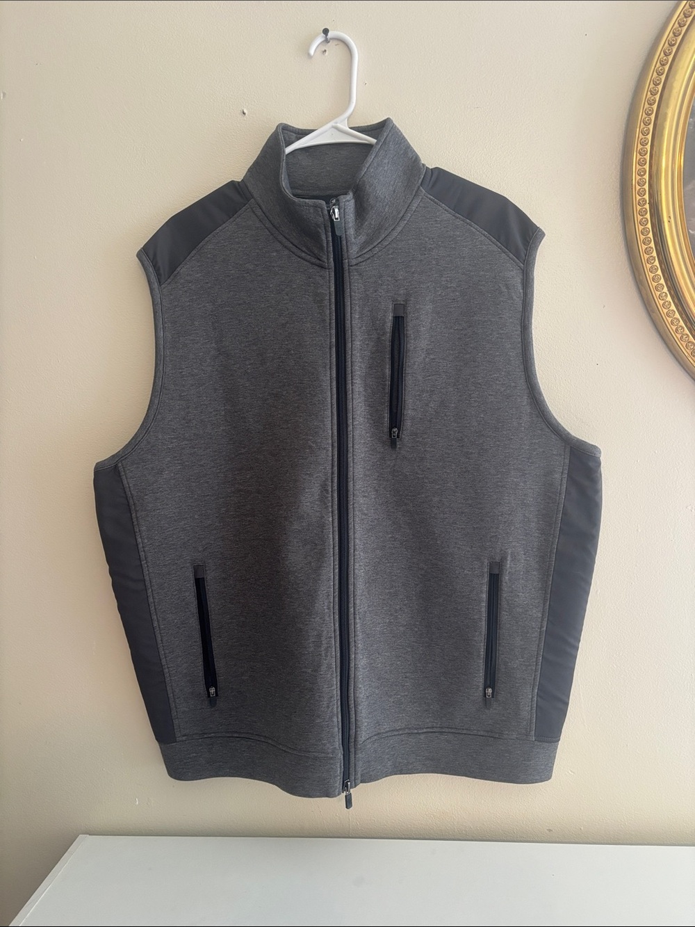 Hart Schaffner Marx Dark Gray Zip-Front Men's Vest